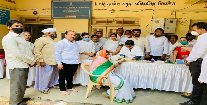 भुगाव मध्ये नागरिकांची आरोग्य तपासणी