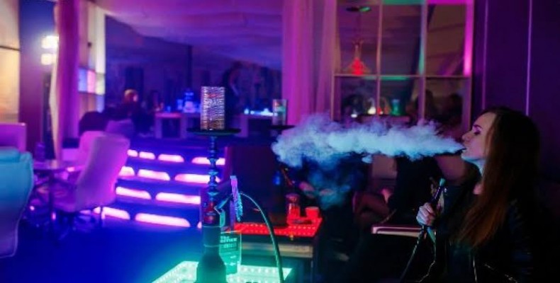 बावधनला अवैध दारू विक्री आणि हुक्का पार्लर चालवणाऱ्या हॉटेलवर पोलिसांचा छापा  (सामाजिक सुरक्षा पथकाची हाॅटेलवर कारवाई)