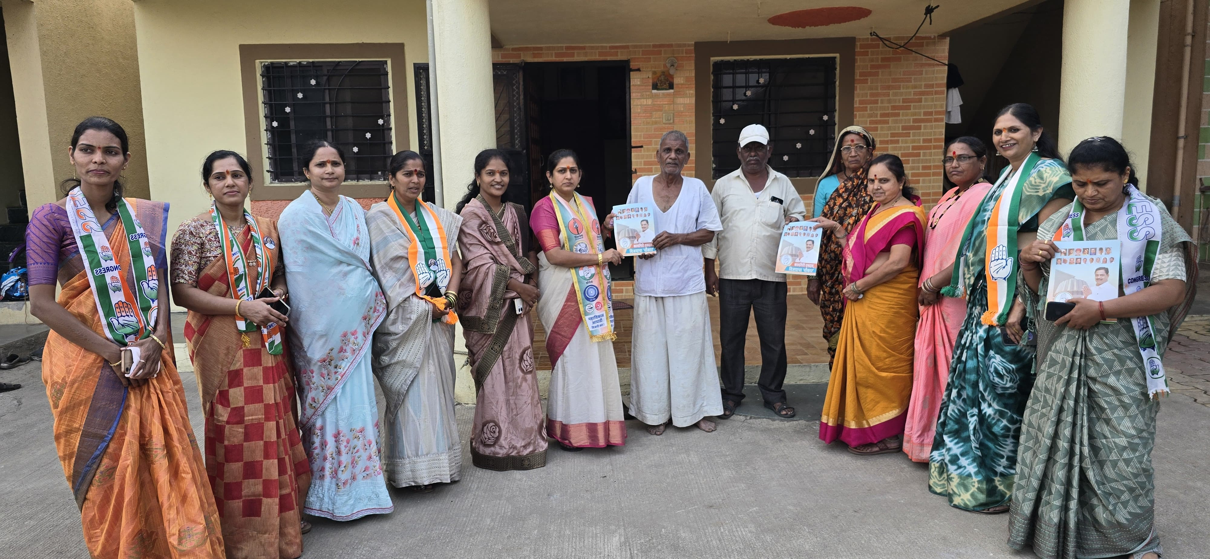 सौ. स्वरूपाताई थोपटे यांचा पौड,माणला झंझावती प्रचार दौरा